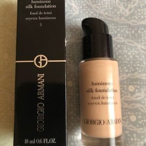 Giorgio Armani luminous silk foundation